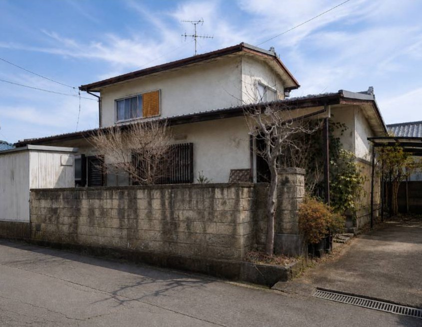 建て替え前の妻の実家（古い戸建て住宅）